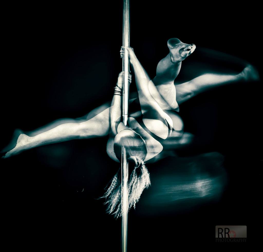 #samanthawalshpolefitness #poleshelicopter #fitchicksforlife