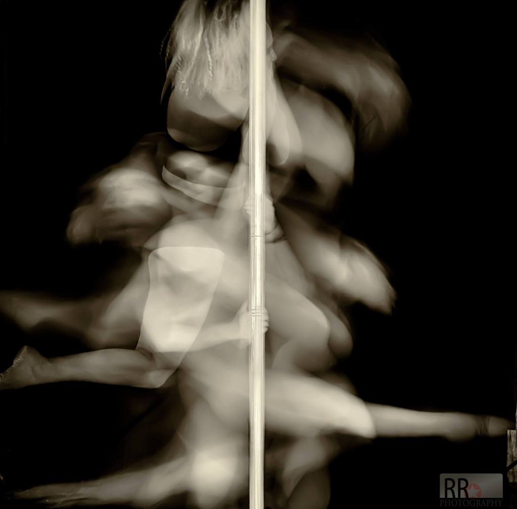 #samanthawalshpolefitness #polespin #fitchicksforlife